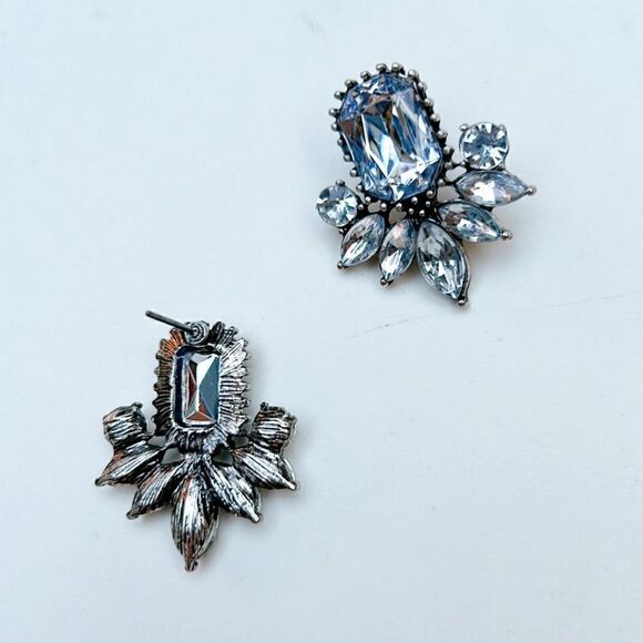 crystal decor stud earrings H12 - Picture 4 of 4
